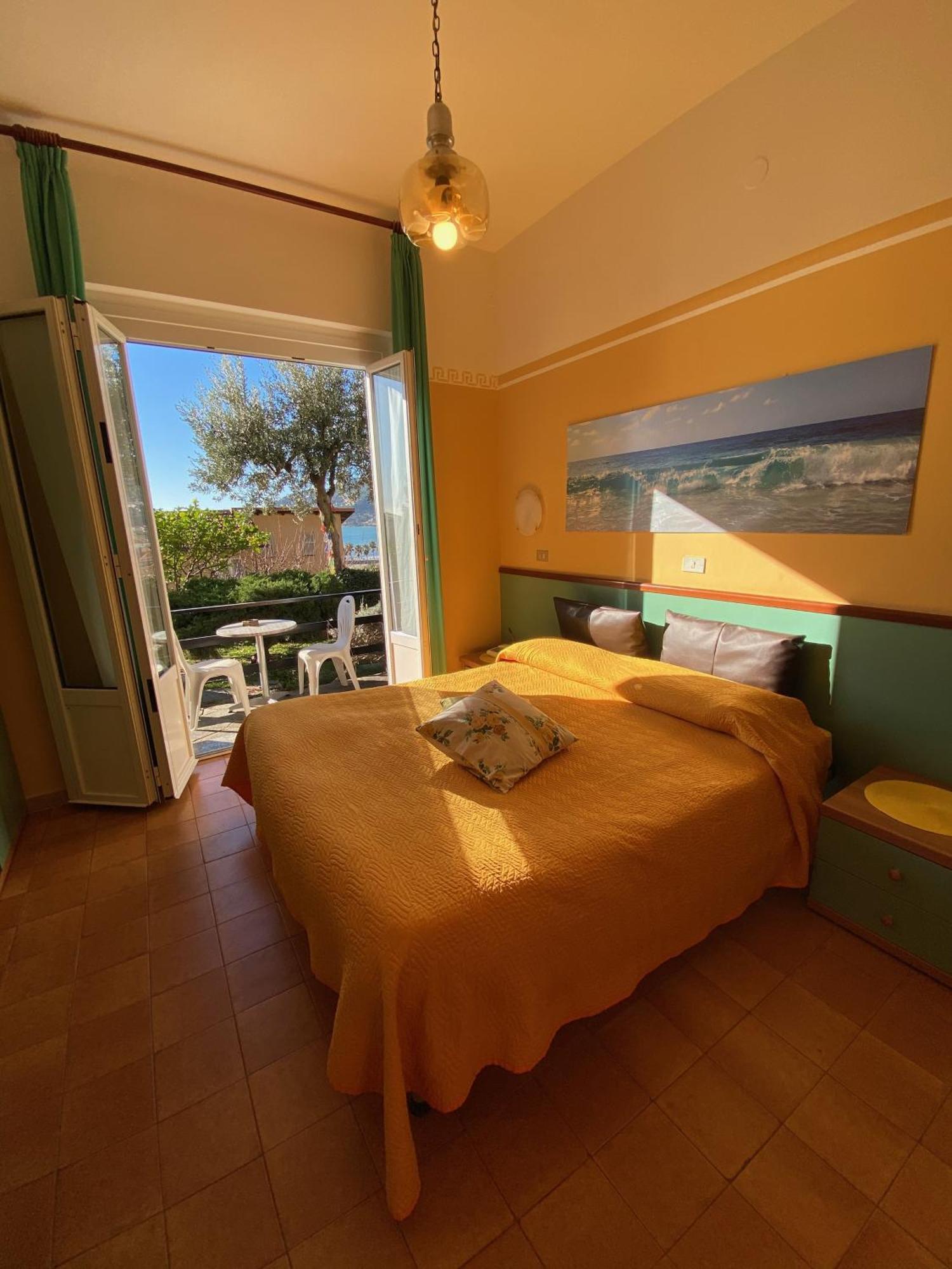 Albergo La Pineta Marina dʼMarina dʼAndora Pokoj fotografie