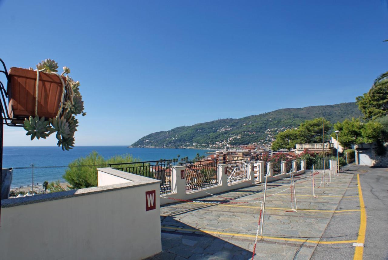 Albergo La Pineta Marina dʼMarina dʼAndora Exteriér fotografie