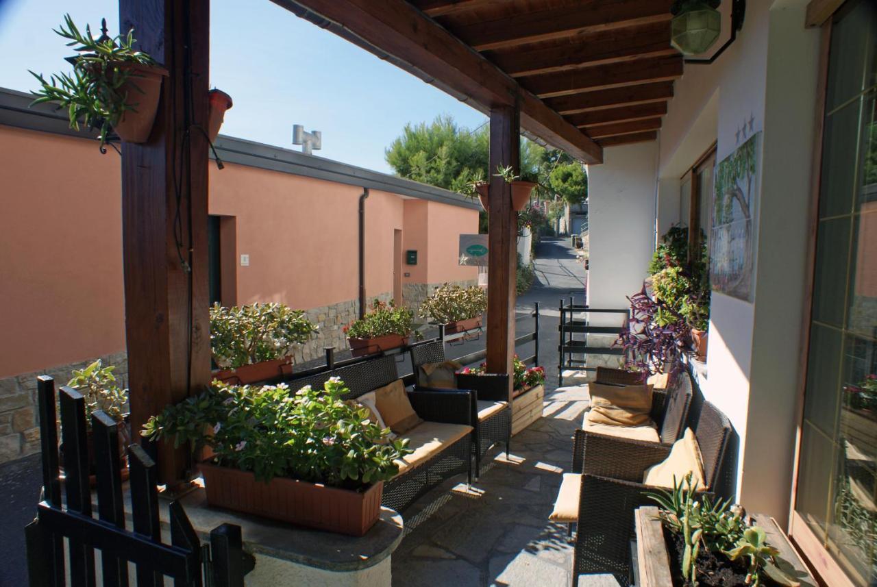Albergo La Pineta Marina dʼMarina dʼAndora Exteriér fotografie