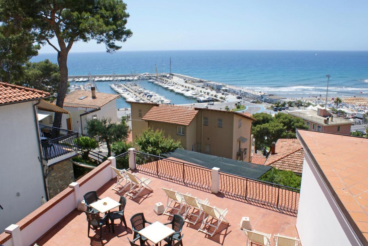 Albergo La Pineta Marina dʼMarina dʼAndora Exteriér fotografie