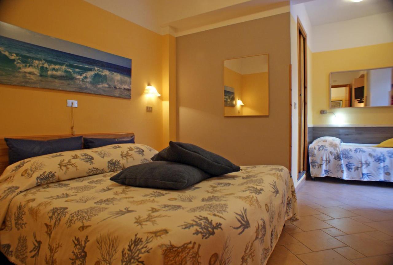 Albergo La Pineta Marina dʼMarina dʼAndora Pokoj fotografie